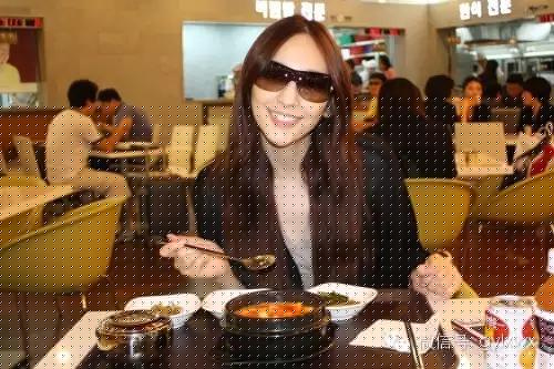 明星旅行糗事一籮筐 總有一個(gè)萌到你！