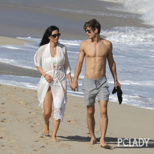 鄧文迪和小男友