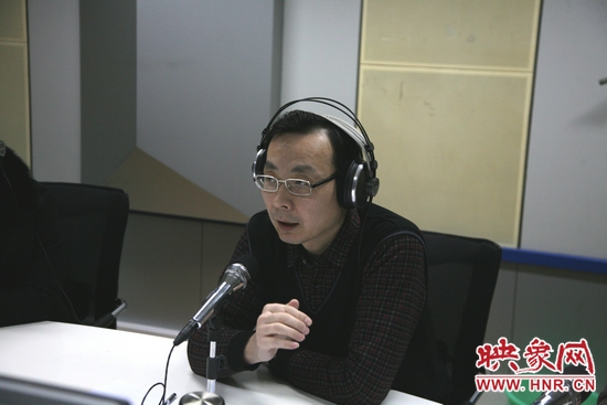 開(kāi)封市工商局局長(zhǎng)肖文興做客直播間