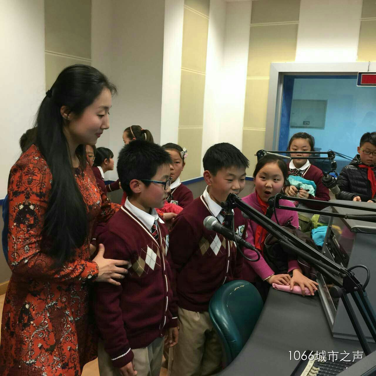 “好激動，好激動”！天天上學(xué)、放學(xué)都從廣播大廈經(jīng)過，今天終于進(jìn)來了！