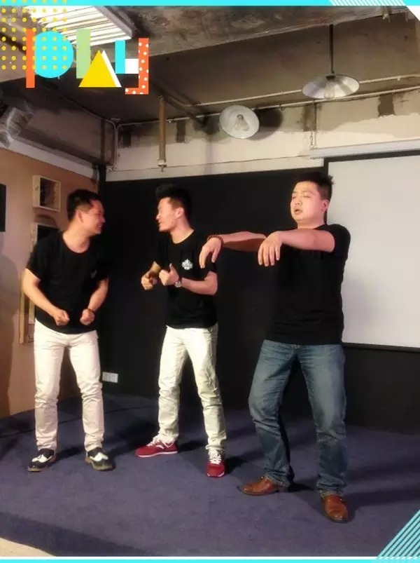 能看出這個場景主題是衛(wèi)生紙嗎？我讀書少，你別騙我……