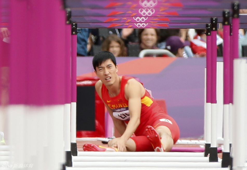 110米欄預(yù)賽劉翔摔倒無緣半決賽