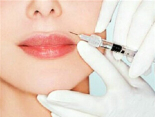 大學(xué)生暑期整形忙，能為未來“加分”嗎？