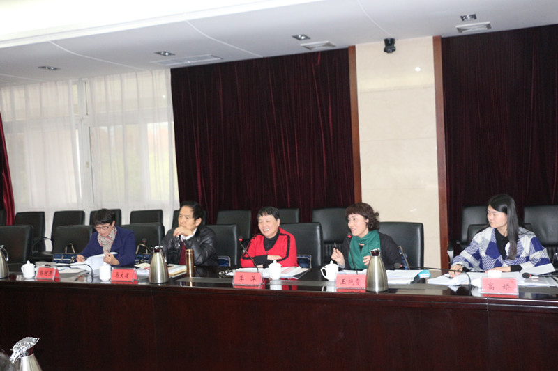 督導(dǎo)組專(zhuān)家進(jìn)行了提問(wèn)