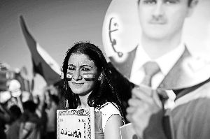 1日，土耳其民眾游行支持巴沙爾政權(quán)。新華社發(fā)