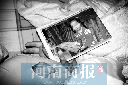 誰(shuí)能想到漂亮可愛(ài)的孩子，會(huì)變成現(xiàn)在的樣子