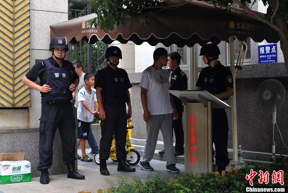 7月31日，成都成華區(qū)二十四城小區(qū)發(fā)生警匪槍戰(zhàn)。