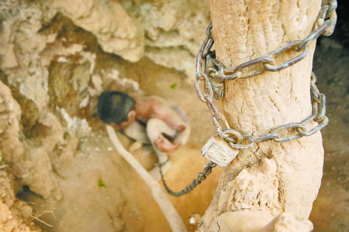 何時“解鎖”，仍需我們靜下心來共同反思。