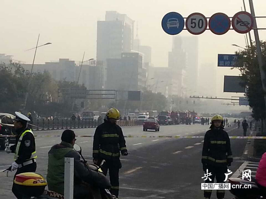 山西省委門(mén)口傳出連續(xù)爆炸聲 道路已經(jīng)戒嚴(yán)