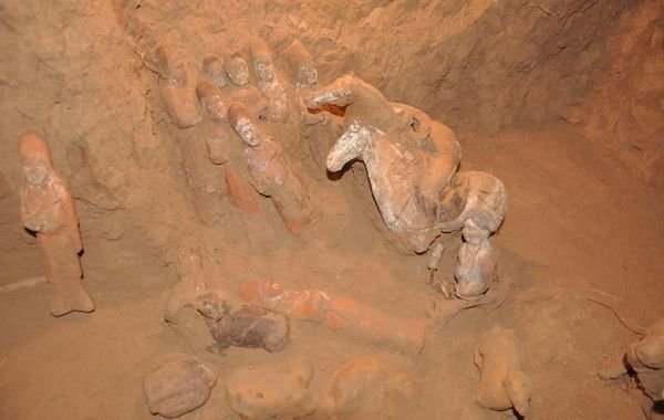 陜西省文物局對外公布了日前發(fā)掘的唐代女官上官婉兒墓葬的照片。