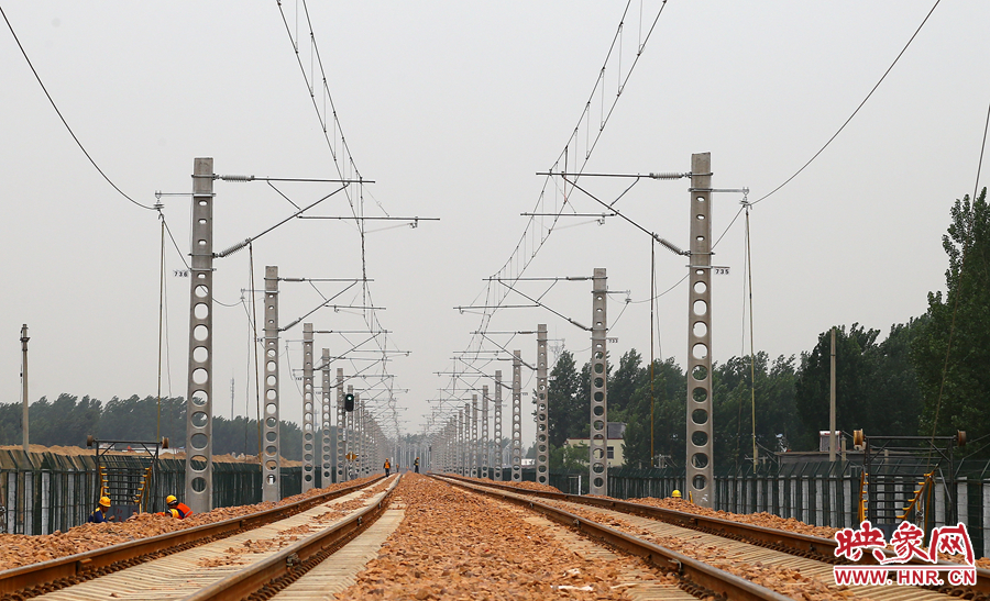 上午11點左右，移軌完成