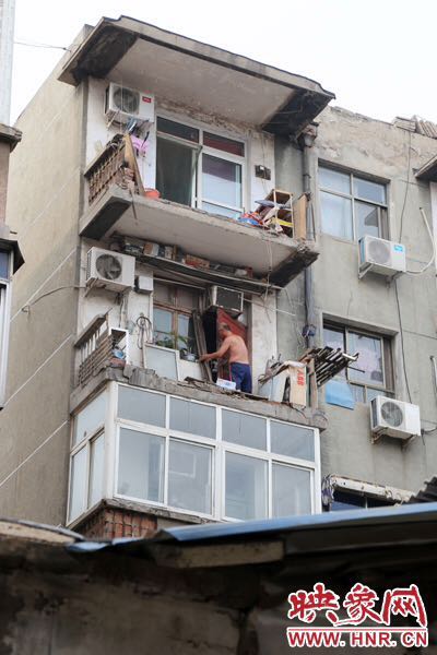 據(jù)了解，該棟房屋建造于1986年，距今已經(jīng)30年。