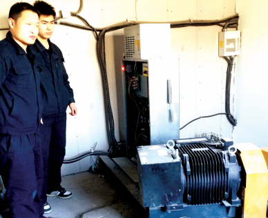 等不來維保人員，賓館另找人檢修電梯