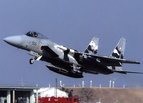 資料圖：日本空軍自衛(wèi)隊(duì)F15戰(zhàn)機(jī)。