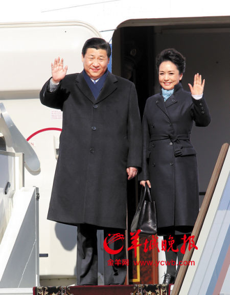 國家主席習(xí)近平首次出訪俄羅斯，夫人彭麗媛陪同。