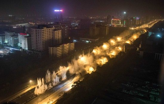 沌陽高架爆破瞬間。