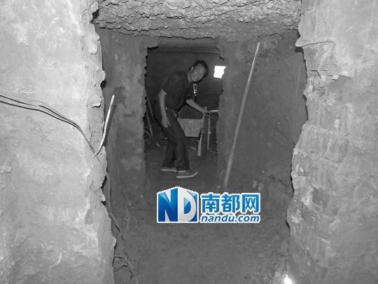 昨日，工人在地宮內(nèi)。CFP圖片