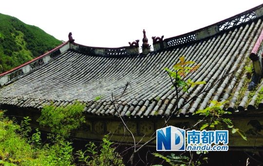 　照光寺在致歉微博中稱，該寺位于蒼山之上，年久失修，且沒有防火通道。