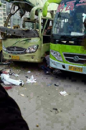 爆炸現(xiàn)場(chǎng)。圖片來自網(wǎng)絡(luò)