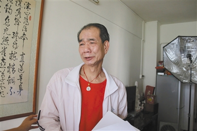 嫖娼事件后，區(qū)少坤向記者訴說委屈，他說：“這是一個(gè)圈套”。李根 攝