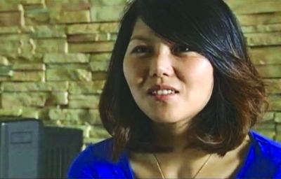 靳冰發(fā)現(xiàn)自己和杜家女兒長(zhǎng)得很像。