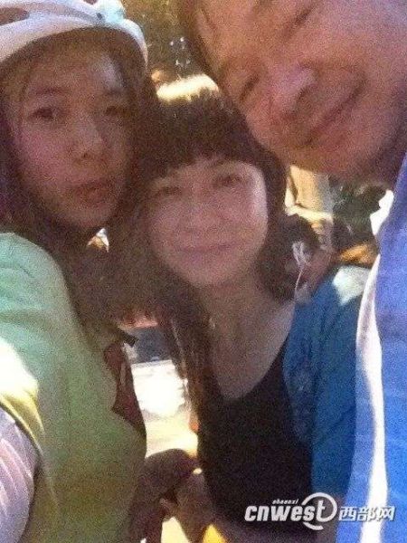 7月13日，廖靖文終于回到宜春家中，與父母團(tuán)聚。（圖片來(lái)源：西部網(wǎng)）