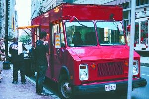 “無二烤肉”營業(yè)現(xiàn)場。