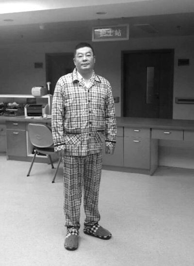 已取保候?qū)彽年懹履壳罢卺t(yī)院治療。