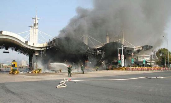 1月16日中午，G60（滬昆）高速浙江段常山收費站發(fā)生一起貨車自燃事故