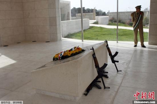 當?shù)貢r間11月11日，約旦河西岸城市拉姆安拉，巴勒斯坦舉行儀式紀念阿拉法特逝世8周年。