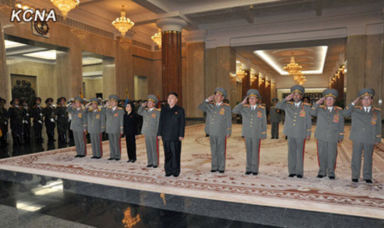 金正恩來到錦繡山太陽宮。圖片來源：朝中社