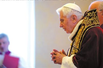 ?11日，本篤十六世出席主教會議，宣布將于本月28日退位。圖/CFP