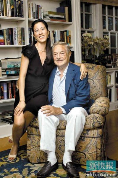 索羅斯及其未婚妻多美子。