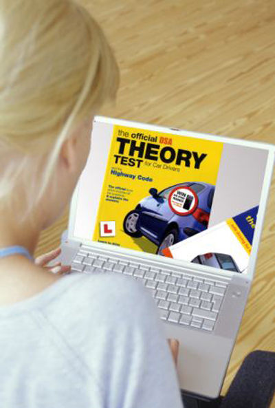 駕駛標準局的發(fā)言人稱，駕照申請通過率低證明了英國駕駛安全系數高。