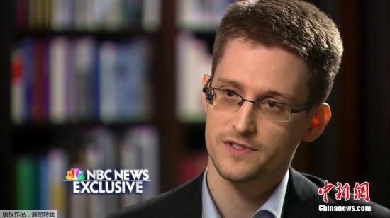 　資料圖：“棱鏡門”曝光者愛德華·斯諾登接受美國全國廣播公司(NBC)的獨(dú)家采訪。