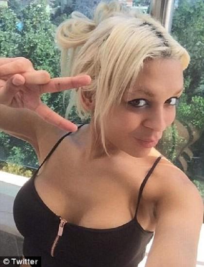 塔拉·赫德森自拍照。