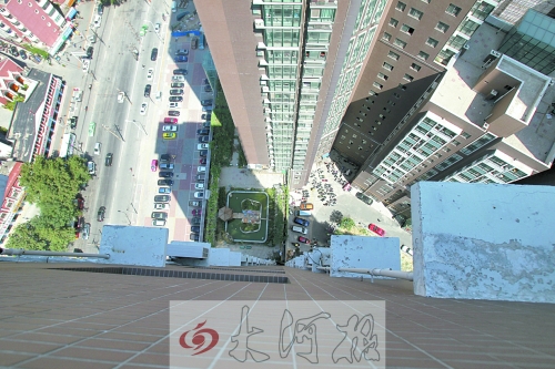 空中花園有水池有假山，還養(yǎng)有鴿子