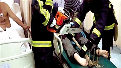 一陣痛，鐵耙柄插進(jìn)身體里