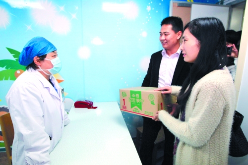 一家愛(ài)心企業(yè)專門(mén)送來(lái)了奶粉