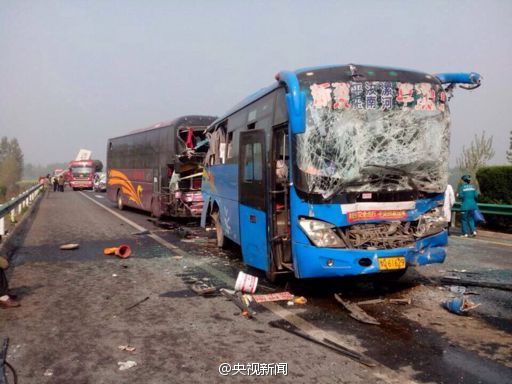 寧洛高速洛河段多車(chē)相撞致兩人死亡十余人受傷