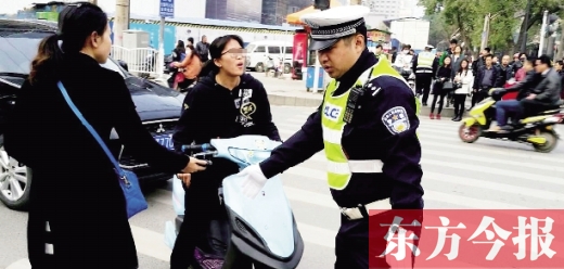 昨日，鄭州市交巡警“百日行動(dòng)”首日