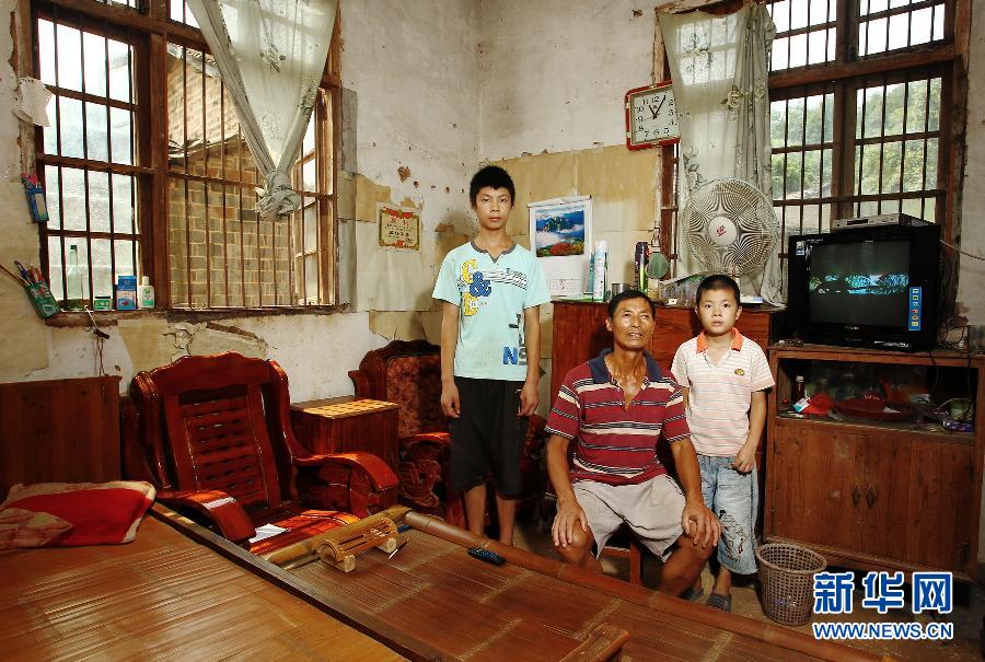 農(nóng)場棚戶區(qū)的最后留守家庭：留下的是回憶，迎來的是幸福