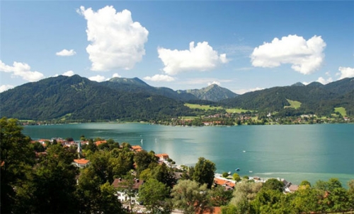 親近寧?kù)o大自然 盤(pán)點(diǎn)全球12大適宜度假的湖泊