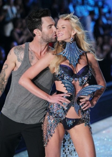 誰(shuí)能有幸約會(huì)天使？維秘超模們的男星后宮團(tuán)