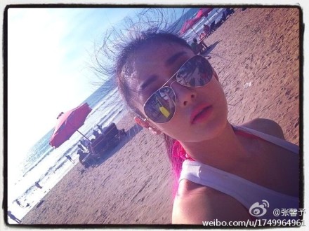 張馨予在印尼輕裝開(kāi)工，但一想到要返回北京，即時(shí)打冷震