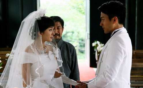 楊冪劉愷威婚紗造型。