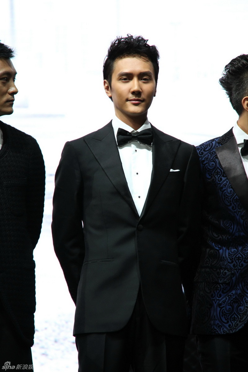 馮紹峰獲芭莎年度明星 五部電影見(jiàn)證成長(zhǎng)