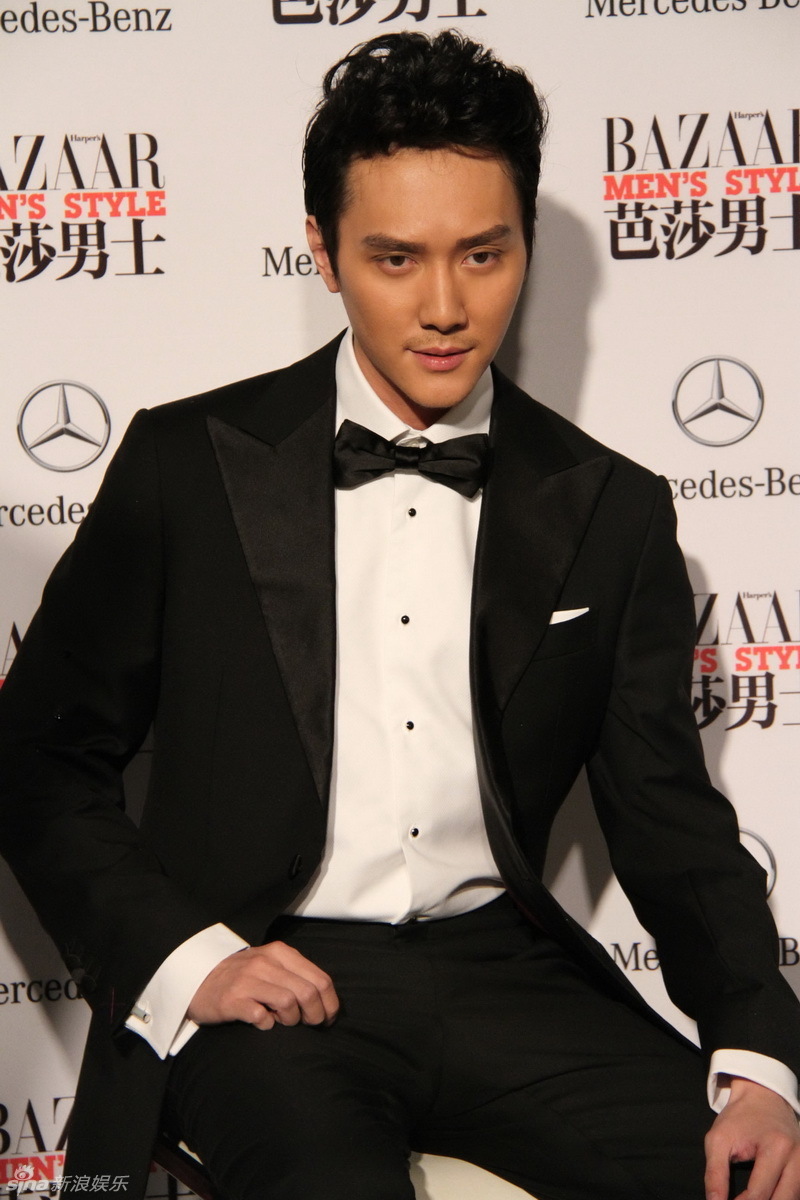 馮紹峰獲芭莎年度明星 五部電影見(jiàn)證成長(zhǎng)