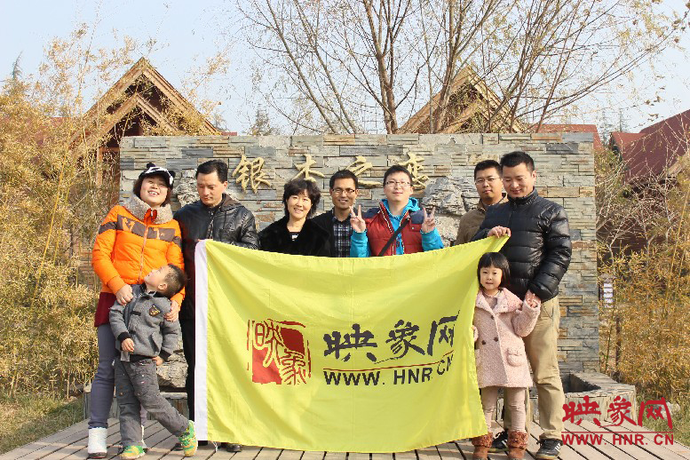 來(lái)張小合影，好多朋友都在其他地方玩，已經(jīng)嗨的叫不回來(lái)……