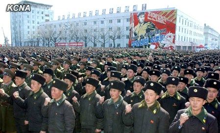 朝鮮黃海北道、咸鏡南道和南浦市11日舉行軍民大會，支持朝鮮人民軍最高司令部發(fā)言人聲明。